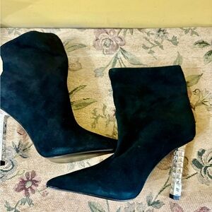 Elegant Black Suede Women's Boots 6M